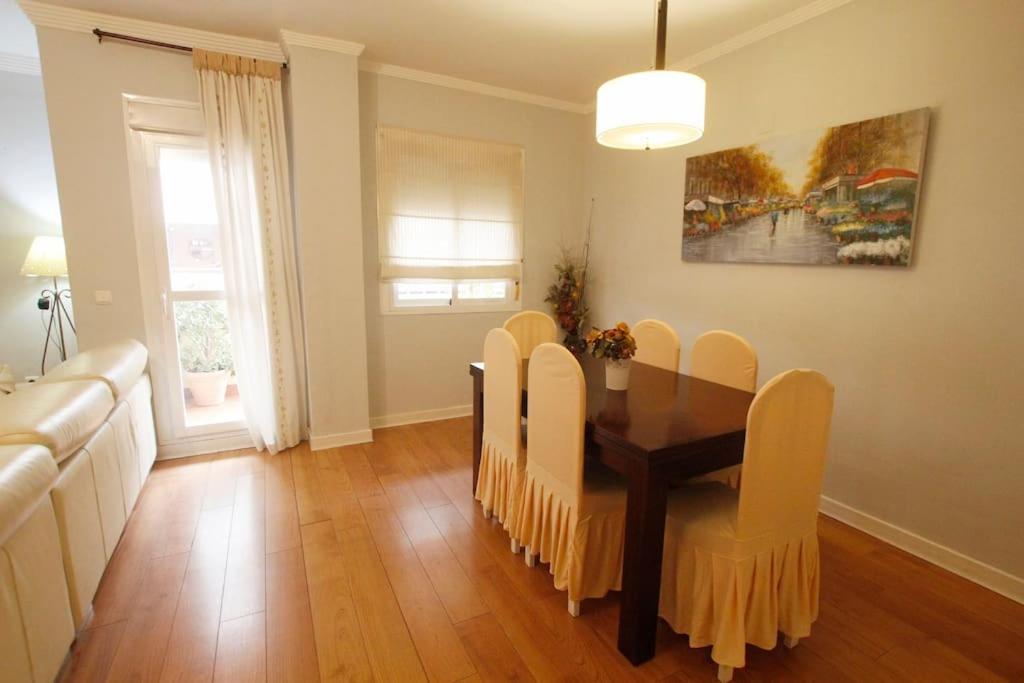 Appartement Clasica: Amigos Y Familia. Parking Gratis! Sevilla