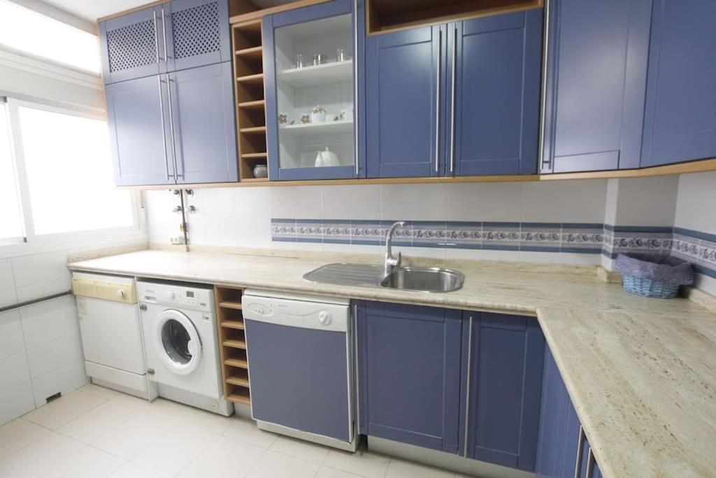 Clasica: Amigos Y Familia. Parking Gratis! Appartement Sevilla
