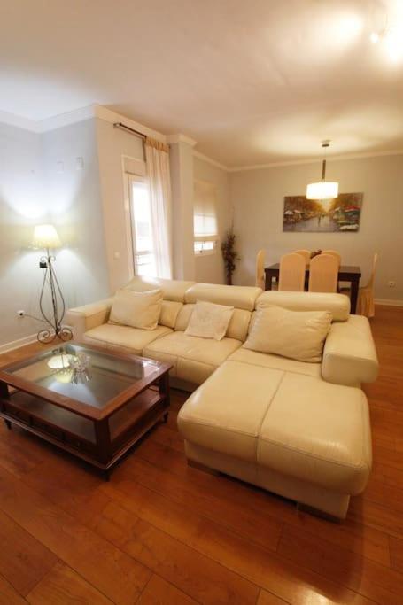 Appartement Clasica: Amigos Y Familia. Parking Gratis!